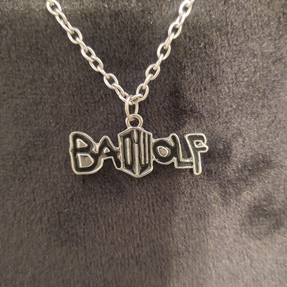 Silver and blue Doctor who necklace 20 inches